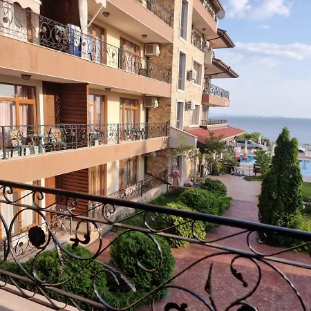 Rich 3 Apartman *